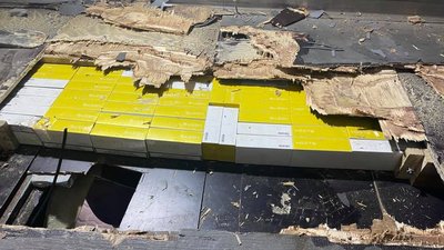 У порту на Одещині затримали фуру з контрабандними стіками для куріння У порту на Одещині затримали фуру з контрабандними стіками для куріння