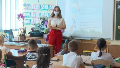 Без гарячого харчування та в масках на перервах. Як розпочався навчальний рік в школах Сум Без гарячого харчування та в масках на перервах. Як розпочався навчальний рік в школах Сум