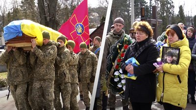 У Житомирі попрощалися з двома десантниками – Артемом Пастовенським і Максимом Богдановичем