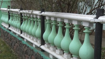 На Миколаївщині чоловік власноруч створив музей амфор в античному стилі