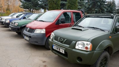 Черкаські захисники отримали одинадцять спеціалізованих автомобілів Черкаські захисники отримали одинадцять спеціалізованих автомобілів