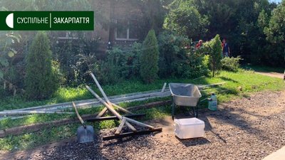 Дороги ремонтують самі і за свої гроші жителі Великої Доброні на Ужгородщині Дороги ремонтують самі і за свої гроші жителі Великої Доброні на Ужгородщині
