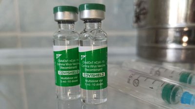Чугуїв отримав 800 доз вакцини проти COVID-19: планують щеплювати військових
