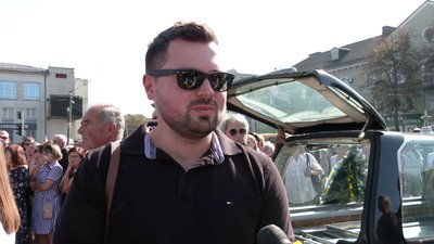 У Рівному попрощалися з молодшим лейтенантом Романом Корнійчуком У Рівному попрощалися з молодшим лейтенантом Романом Корнійчуком