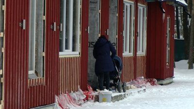Майже пів сотні переселенців живуть у реконструйованому під житло оздоровчому таборі на Волині Майже пів сотні переселенців живуть у реконструйованому під житло оздоровчому таборі на Волині