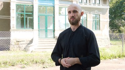 На Івано-Франківщині облаштовують шелтер для вимушених переселенців у сторічному будинку На Івано-Франківщині облаштовують шелтер для вимушених переселенців у сторічному будинку