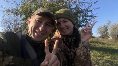 Подружжя Максима та Ангеліни Римських. Вони служили разом у 59-й бригаді ЗСУ Подружжя Максима та Ангеліни Римських. Вони служили разом у 59-й бригаді ЗСУ