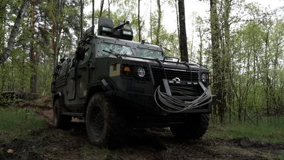 Аеророзвідка, піші патрулі, бронеавтомобілі: як працюють прикордонники на Чернігівщині Аеророзвідка, піші патрулі, бронеавтомобілі: як працюють прикордонники на Чернігівщині