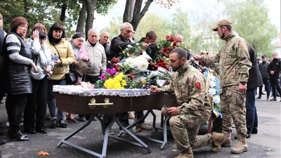 На Харківщині поховали захисника України, який загинув в Ізюмському районі