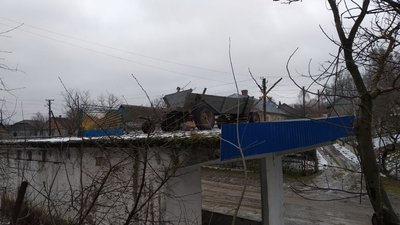 Туалети на дорозі і вози на зупинках: як на Рівненщині капостять на 14 січня Туалети на дорозі і вози на зупинках: як на Рівненщині капостять на 14 січня