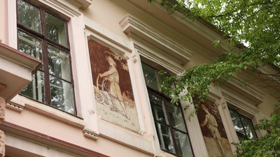 Будинок лікаря, найпрестижніша аптека та пологовий. Історії трьох будинків у Чернівцях Будинок лікаря, найпрестижніша аптека та пологовий. Історії трьох будинків у Чернівцях