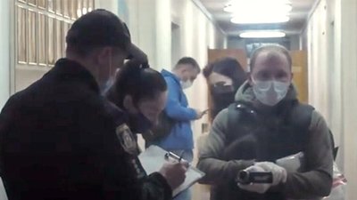 У Кам'янці поліція відкрила кримінальне провадження, через спробу викрасти виборчий протокол