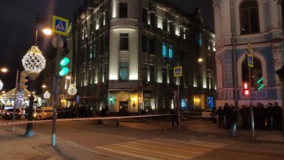 Біля ФСБ у Москві стрілянина і вибухи. Є вбиті