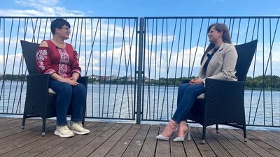 Олена Бджола, екскурсоводка, переселенка разом з кореспонденткою Суспільного Діаною Качуровською