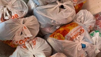 Дві волонтерки збирають допомогу для багатодітних сімей та одеситів, які її потребують. ВІДЕО Дві волонтерки збирають допомогу для багатодітних сімей та одеситів, які її потребують. ВІДЕО