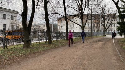 У Полтаві вчать скандинавській ходьбі У Полтаві вчать скандинавській ходьбі