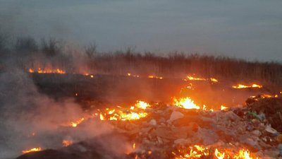 Обстріли на Миколаївщині. Рятувальники загасили чотири пожежі