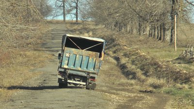На Прикарпатті жителі 3 сіл скаржаться на бездоріжжя На Прикарпатті жителі 3 сіл скаржаться на бездоріжжя
