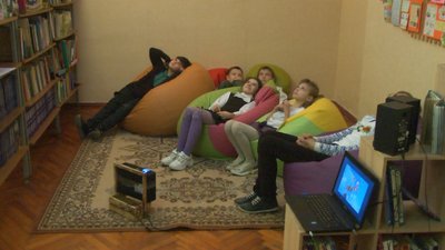 Запорізька інклюзивна школа відкрила "QR-бібліотеку" та показала як навчає дітей Запорізька інклюзивна школа відкрила "QR-бібліотеку" та показала як навчає дітей