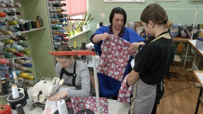 Тканину для пошиття білизни приносять лучани Тканину для пошиття білизни приносять лучани
