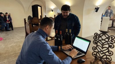 У Мукачеві стартував онлайн-фестиваль "Червене вино" У Мукачеві стартував онлайн-фестиваль "Червене вино"