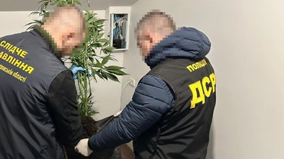 Вилучено майна на 10 млн грн: десятьом учасникам злочинних організацій з Кривого Рогу повідомили про підозру Вилучено майна на 10 млн грн: десятьом учасникам злочинних організацій з Кривого Рогу повідомили про підозру