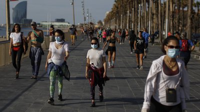 Іспанія відмовиться від носіння масок на вулиці — прем'єр країни