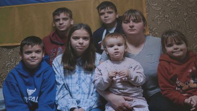 "Донька вступила до правничого ліцею, щоб йти стопами батька": осиротіли шестеро дітей воїна з Волині Євгена Головчака "Донька вступила до правничого ліцею, щоб йти стопами батька": осиротіли шестеро дітей воїна з Волині Євгена Головчака