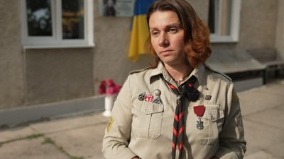 "Не давав опустити руки": у Тернополі відкрили меморіальну дошку військовому Андрію БудіМарічка Гапʼюк, пластунка, подруга Андрія Буди "Не давав опустити руки": у Тернополі відкрили меморіальну дошку військовому Андрію БудіМарічка Гапʼюк, пластунка, подруга Андрія Буди