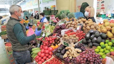 У Житомирі з 1 травня мають запрацювати перукарні та продуктові ринки