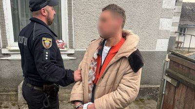 переодягнувся в жіночий одяг, пограбування, ювелірний магазин, борщів