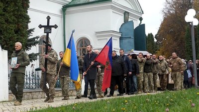 У Глухові попрощалися з народним майстром Ігорем Білевичем, який загинув на Донеччині У Глухові попрощалися з народним майстром Ігорем Білевичем, який загинув на Донеччині