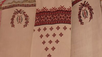 Рушники з ініціалами матері