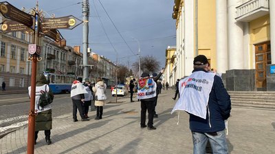 У Вінниці під стінами облдержадміністрації мітингують ФОПи