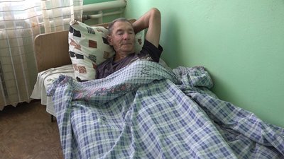 На Миколаївщині 75-річного чоловіка тримали на ланцюгу