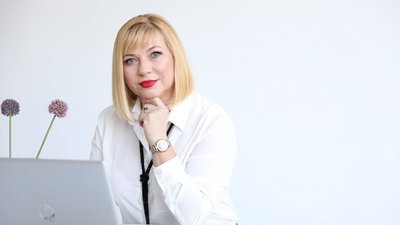 Лікарка-дерматологиня Леся Карпюк