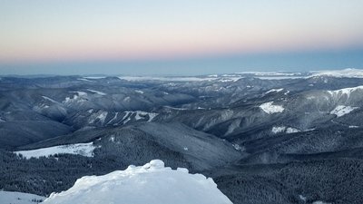 На горі Піп Іван у Карпатах температура повітря опустилася до 11°C морозу