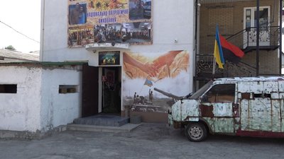 Нові експонати поповнили фонд "Патріотичного музею АТО" у Черкасах Нові експонати поповнили фонд "Патріотичного музею АТО" у Черкасах