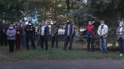 В Шаболинові люди вийшли проти розорення лугу В Шаболинові люди вийшли проти розорення лугу