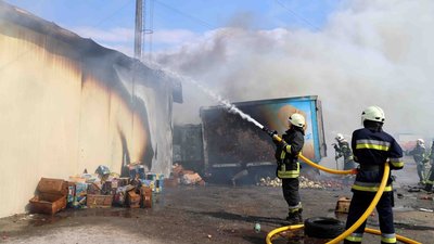 У Запоріжжі сталась пожежа на території ринку — ДСНС У Запоріжжі сталась пожежа на території ринку — ДСНС