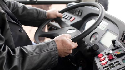 Водій громадського транспорту