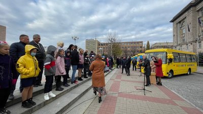 Для школярів: десять нових шкільних автобусів передали черкаським громадам Для школярів: десять нових шкільних автобусів передали черкаським громадам