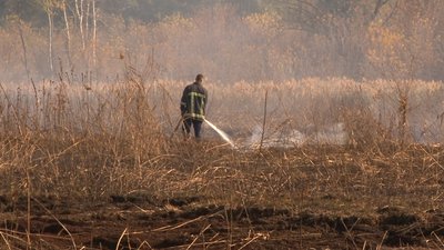 На Черкащині тиждень горить торф: залишилося загасити більше гектара пожежі