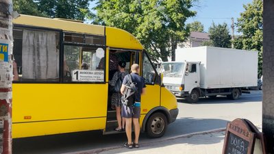 Громадський транспорт в Прилуках Громадський транспорт в Прилуках
