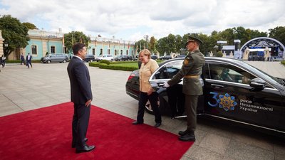 Зеленський і Меркель проводять зустріч у Маріїнському палаці. Про що говоритимуть