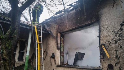 Внаслідок пожежі на Закарпатті травмувався 83-річний чоловік