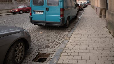Понад 30 решіток із зливової каналізації вкрали в Ужгороді протягом новорічно-різдвяних свят