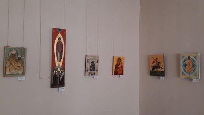 Ікони, писані натуральною фарбою, розведеною жовтком Ікони, писані натуральною фарбою, розведеною жовтком