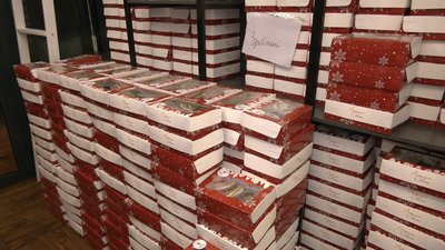 Коробки із солодощами для дітей та військових Коробки із солодощами для дітей та військових