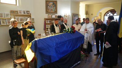 У Мукачеві попрощалися із полеглим на війні Миколою Філіповим У Мукачеві попрощалися із полеглим на війні Миколою Філіповим